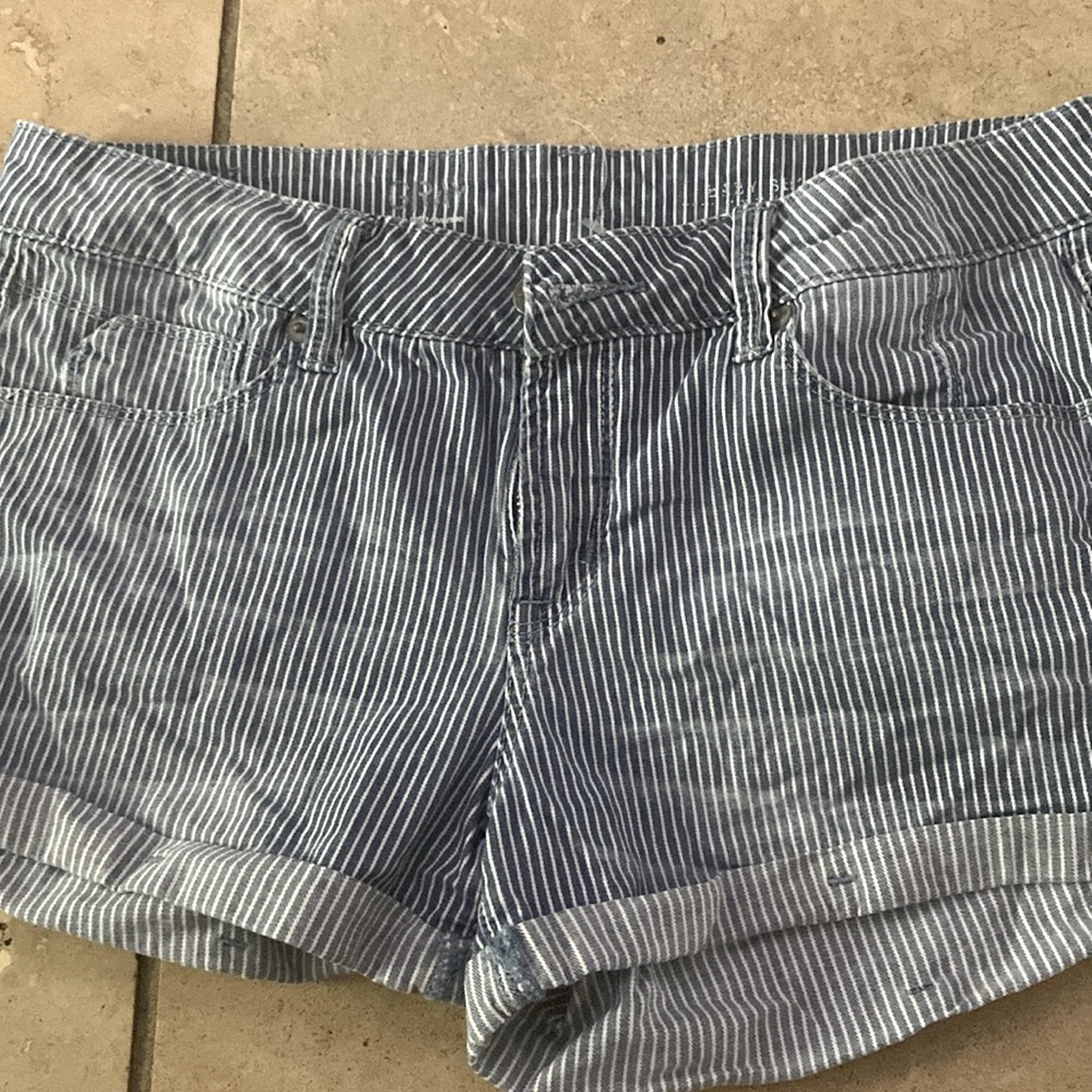 Saks Fifth Ave Gray Striped Shorts, Stretch Stripe sz28